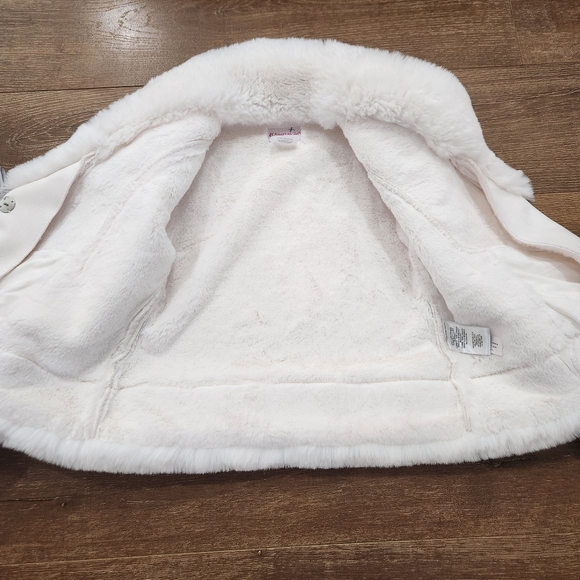 American Girl Soft As Snow Faux Fur Trim White Snap Coat Small (7/8) Holiday - Picture 8 of 10